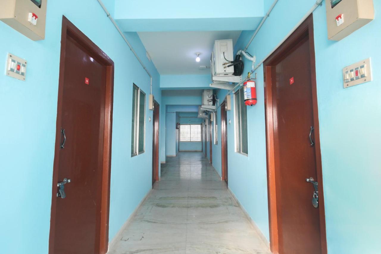 Oyo Flagship 48158 Ss Towers Podanur Exterior foto